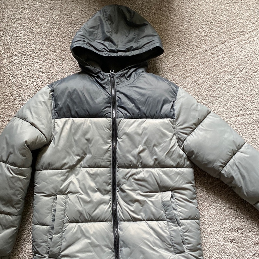 Boy’s Old Navy Puffer Jacket Size Large